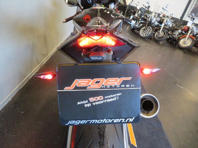 aprilia - rsv-4-r