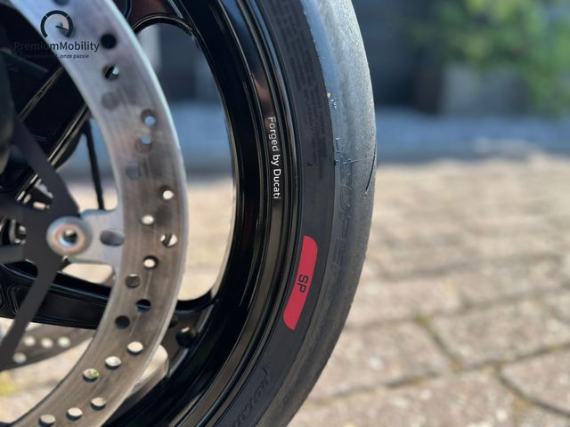 ducati - panigale-v4-s