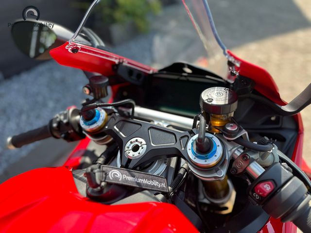 ducati - panigale-v4-s