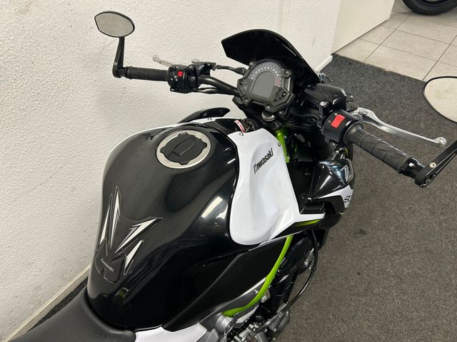 kawasaki - z900
