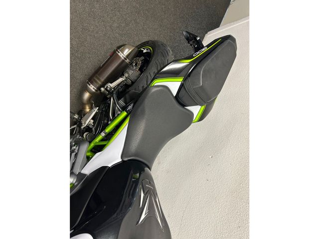 kawasaki - z900