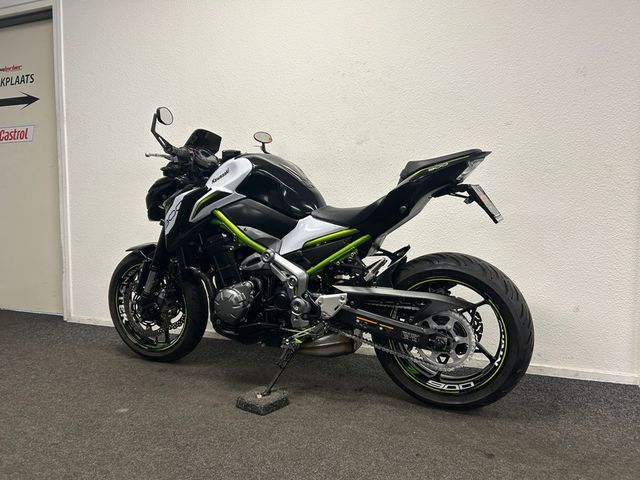 kawasaki - z900