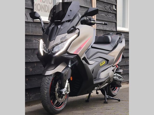 kymco - ak-550