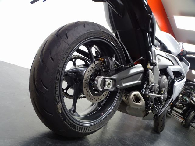 triumph - daytona-660