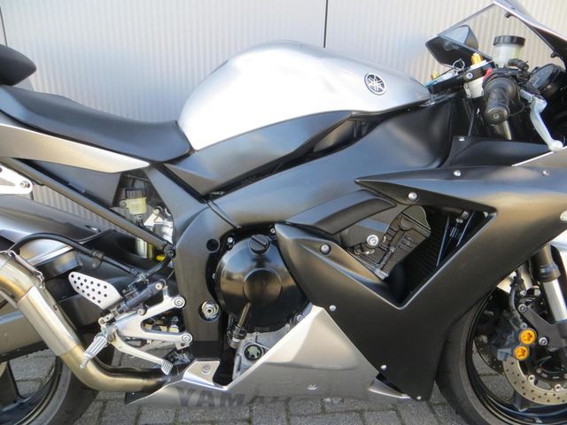 yamaha - yzf-r1