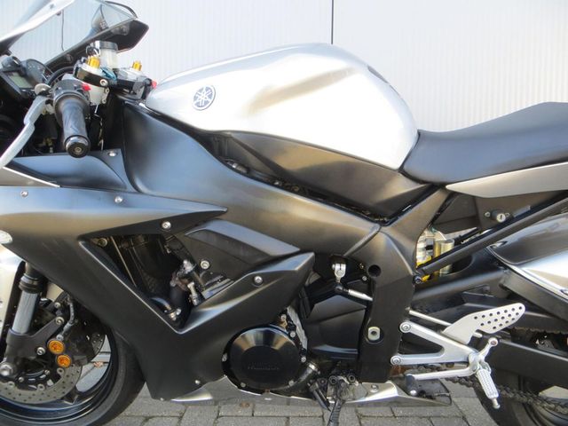 yamaha - yzf-r1