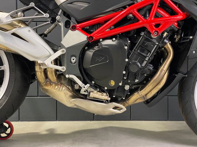 mv-agusta - brutale-1090