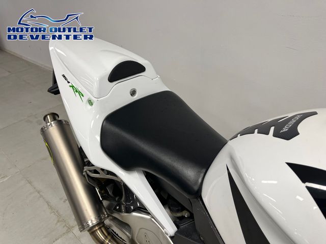 honda - cbr-900-rr-fireblade