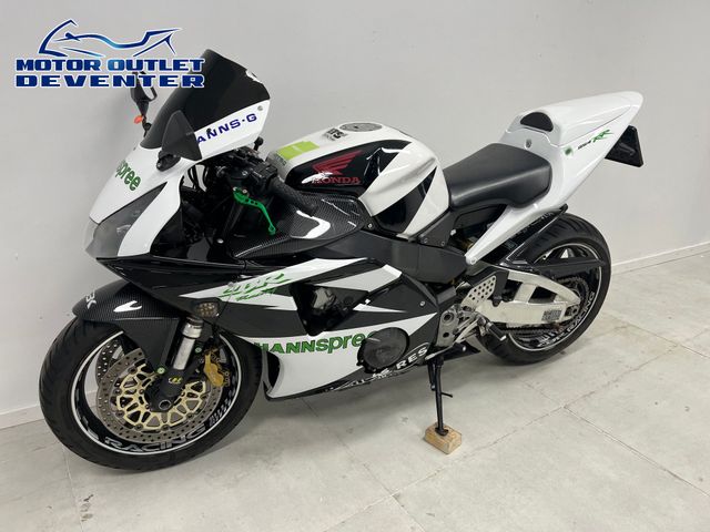 honda - cbr-900-rr-fireblade
