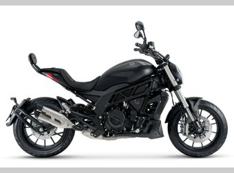Benelli 502 C 2025 nieuw