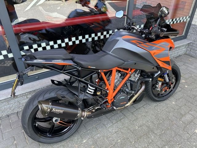 ktm - 1290-super-duke-gt