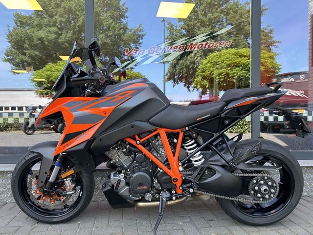 ktm - 1290-super-duke-gt