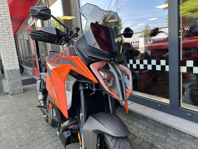 ktm - 1290-super-duke-gt