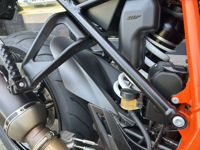 ktm - 1290-super-duke-gt