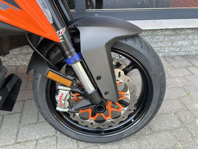 ktm - 1290-super-duke-gt