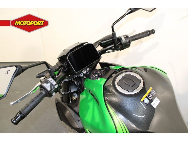 kawasaki - z900