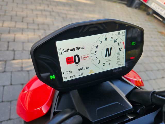 ducati - streetfighter-v2