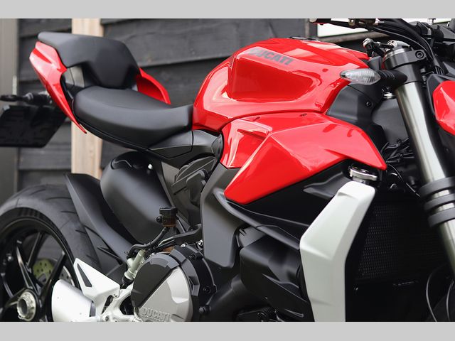 ducati - streetfighter-v2