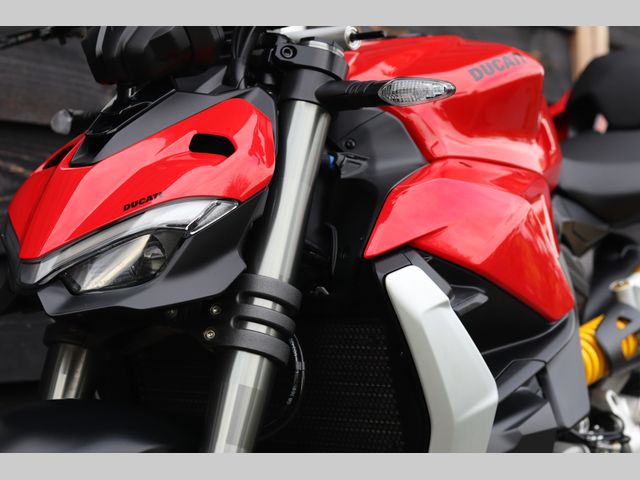 ducati - streetfighter-v2