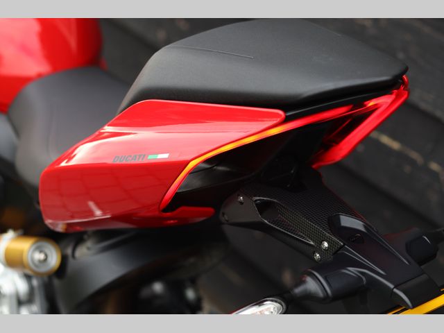 ducati - streetfighter-v2