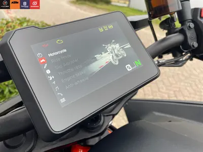 KTM 1390 SUPER DUKE R EVO – foto 4