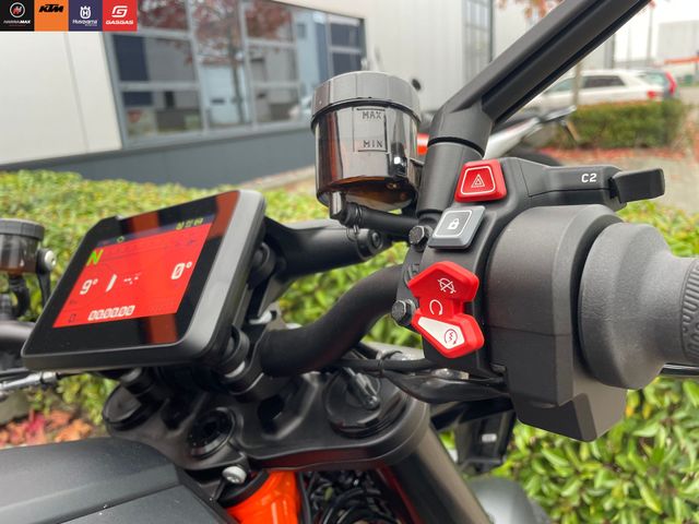 ktm - 1390-super-duke-r-evo