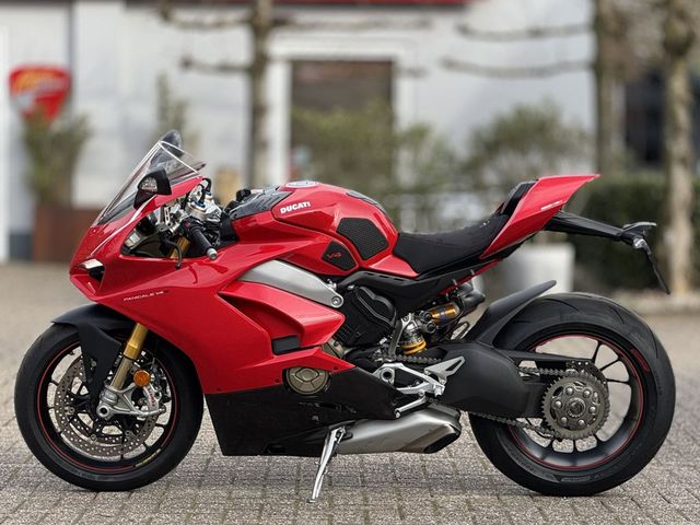 ducati - panigale-v4-s
