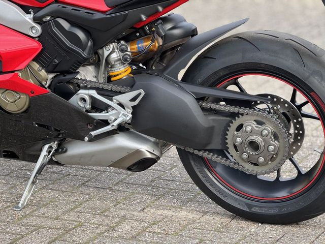 ducati - panigale-v4-s