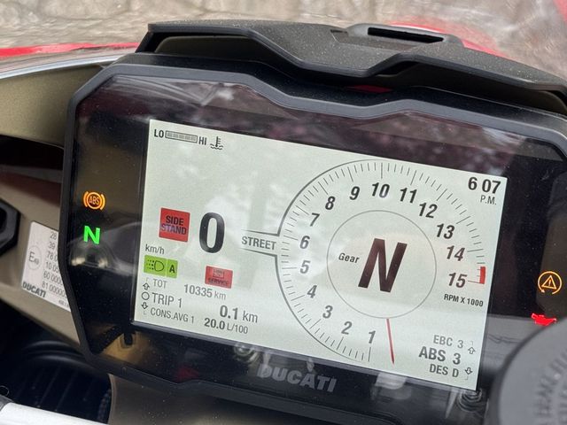 ducati - panigale-v4-s