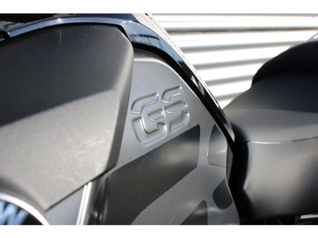 bmw - r-1200-gs-adventure-triple-black