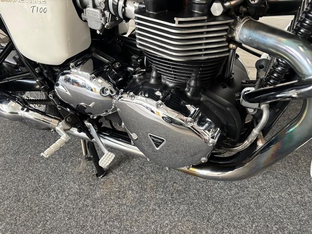 triumph - bonneville-t-100