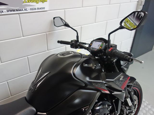 kawasaki - z900
