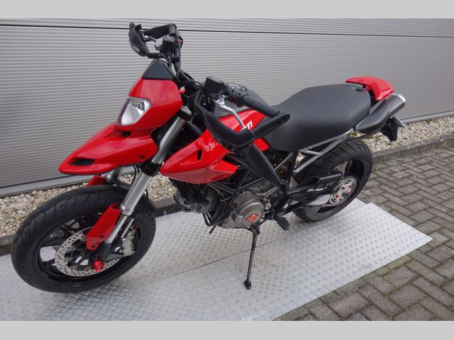 ducati - hypermotard-796