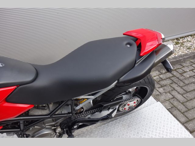 ducati - hypermotard-796