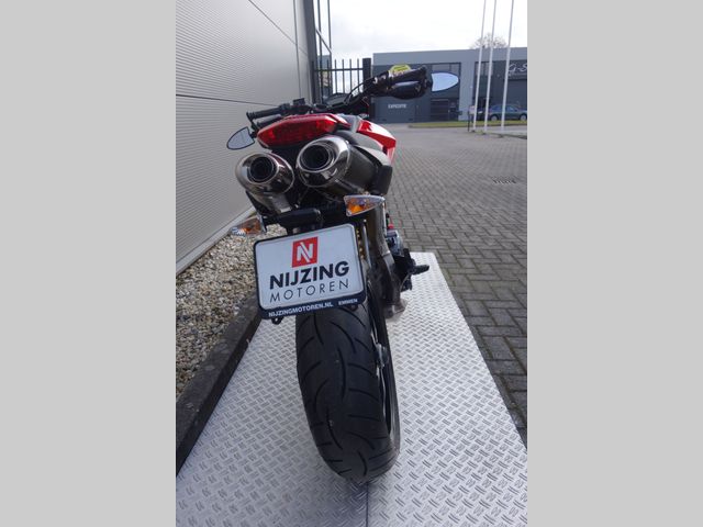 ducati - hypermotard-796