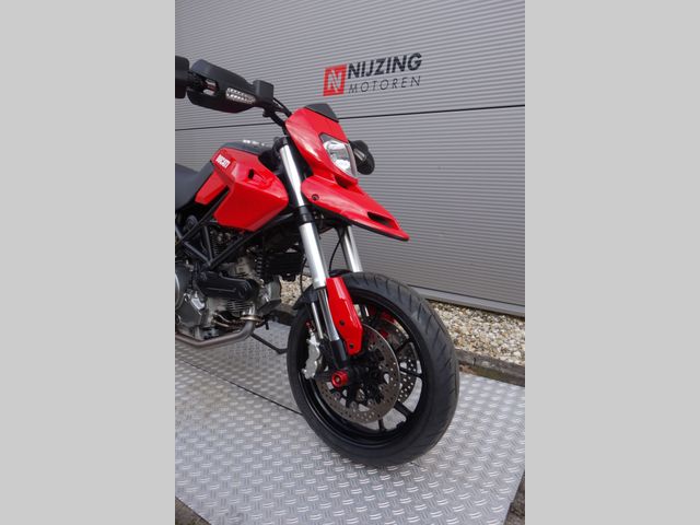ducati - hypermotard-796