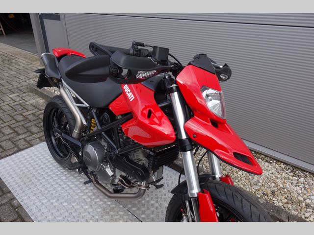 ducati - hypermotard-796