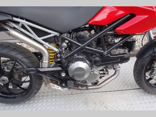 ducati - hypermotard-796