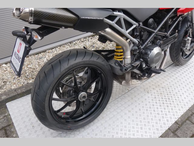 ducati - hypermotard-796