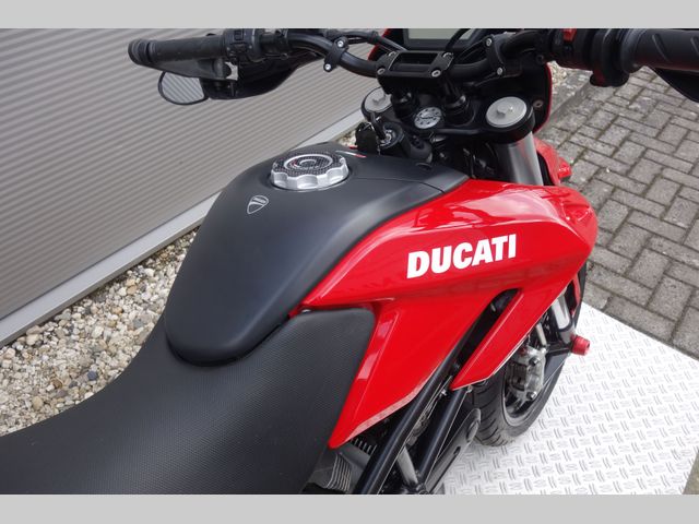 ducati - hypermotard-796