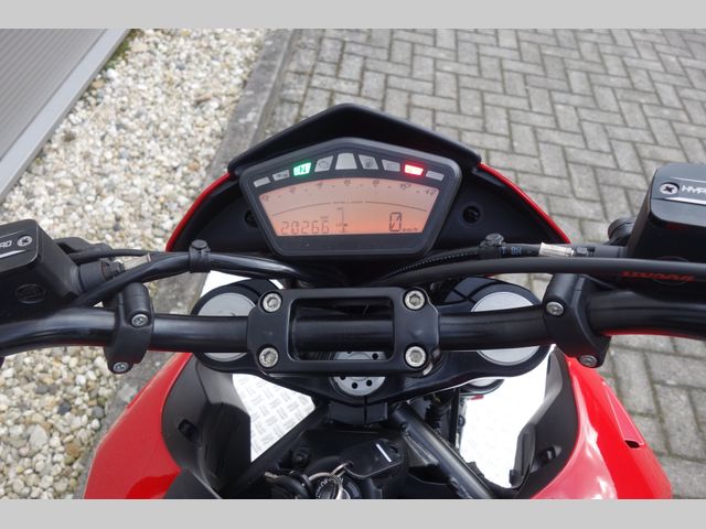 ducati - hypermotard-796