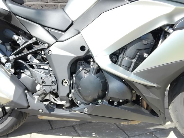 kawasaki - z-1000-sx