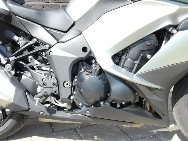 kawasaki - z-1000-sx