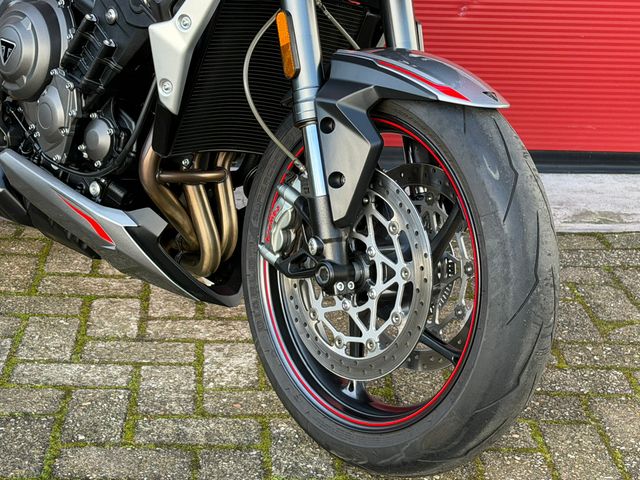 triumph - street-triple-rs