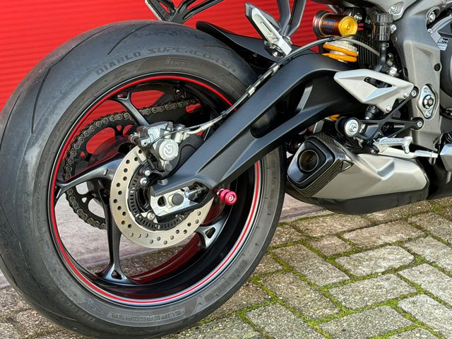 triumph - street-triple-rs