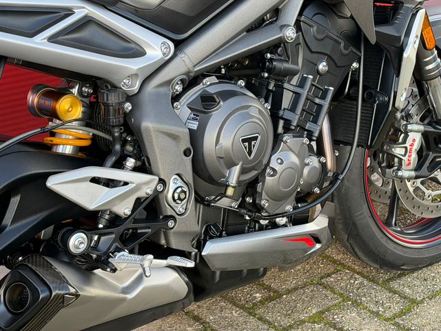 triumph - street-triple-rs