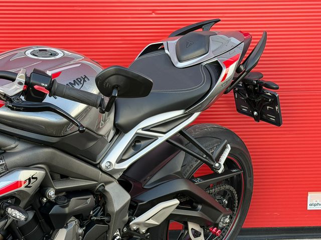 triumph - street-triple-rs