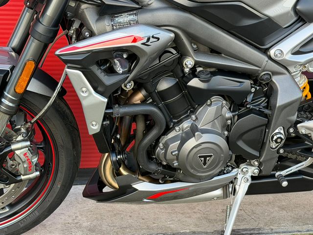 triumph - street-triple-rs