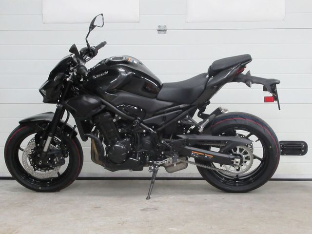 kawasaki - z900