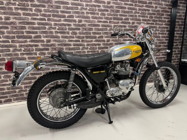 triumph - trophy-1200